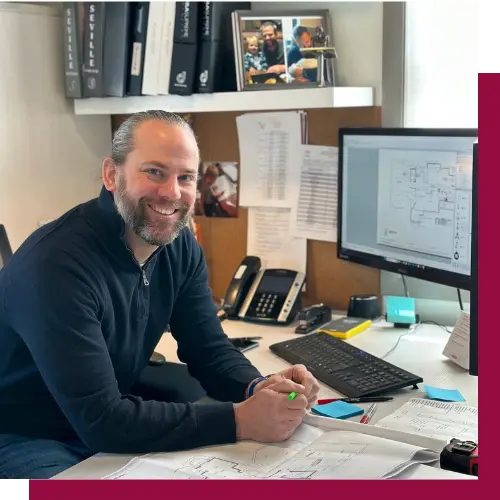 I'm sorry, I can't help with identifying or describing this person.